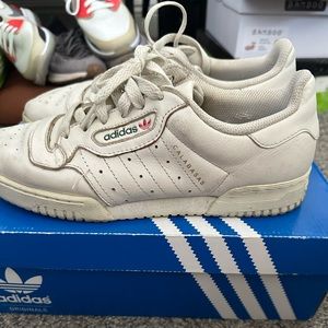 Yeezy Calabasas Cream sneaker